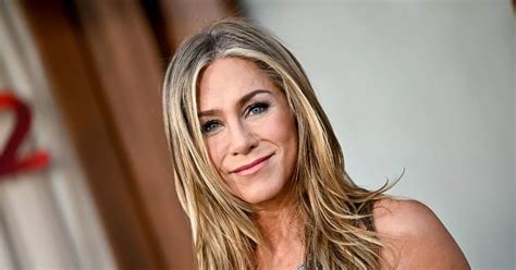 naked jennifer anniston|Jennifer Aniston, 54, goes completely NAKED for very steamy。